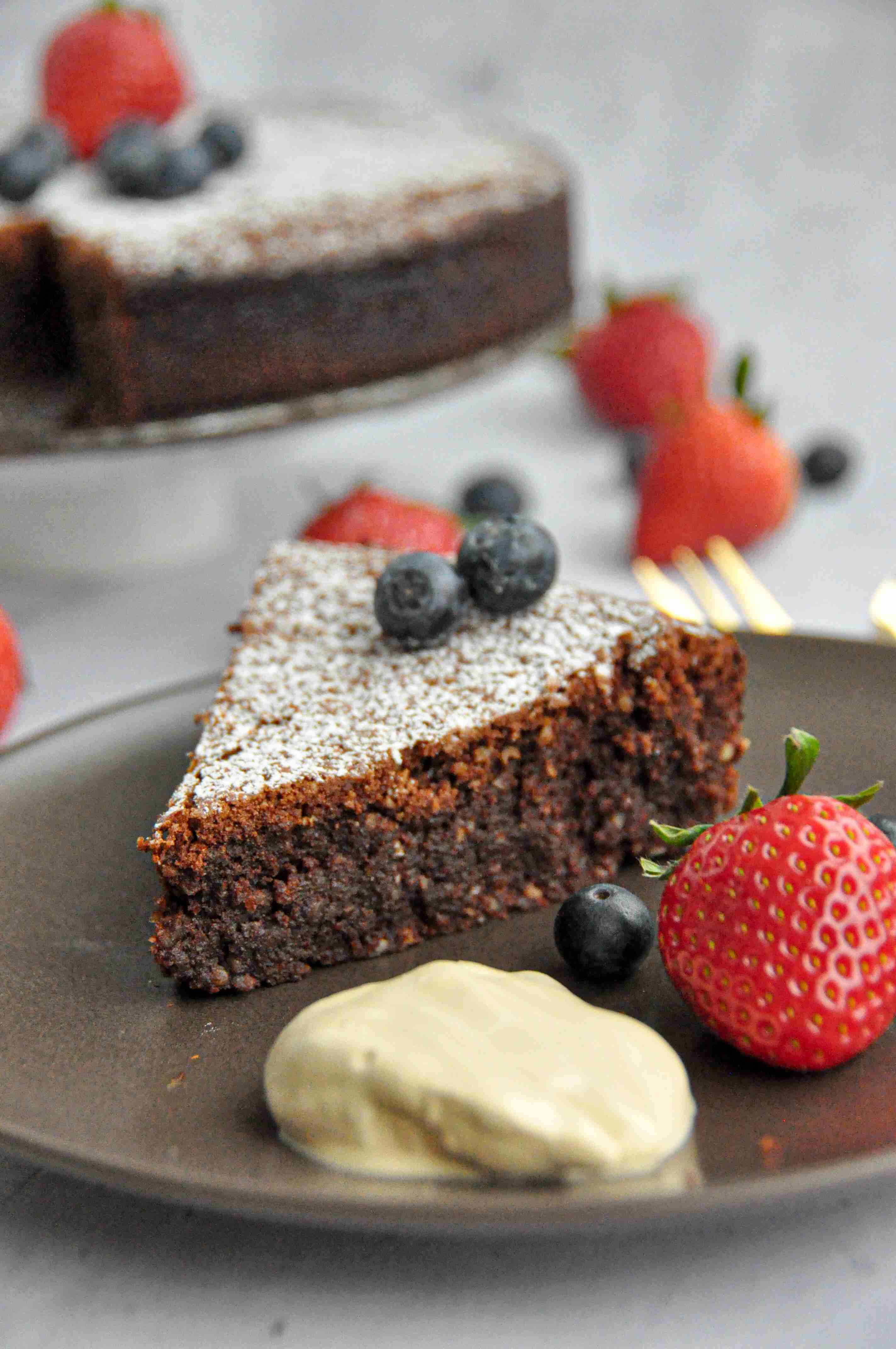 Torta Caprese - flourless Chocolate Cake | Crazy Kitchen