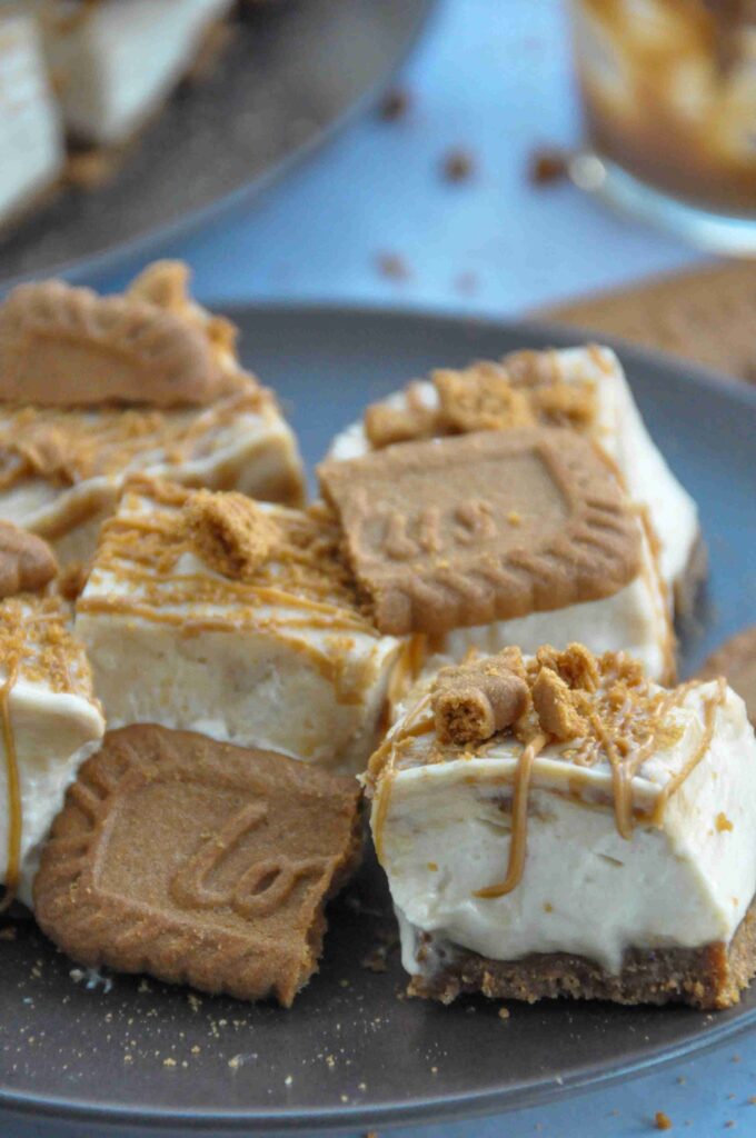 Biscoff Cheesecake Bars, slices