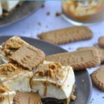 No-Bake Biscoff Cheesecake Bars