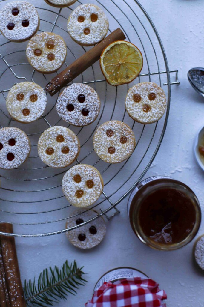 Linzer Cookies top