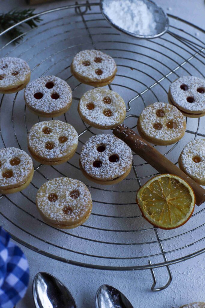 Linzer Cookies side view