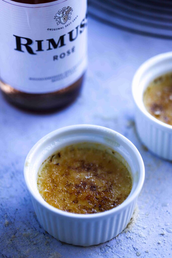 Crème Brûlée with sparkling wine, one ramekin