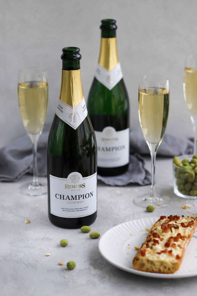 Appetizer Baguettes with sparkling wine