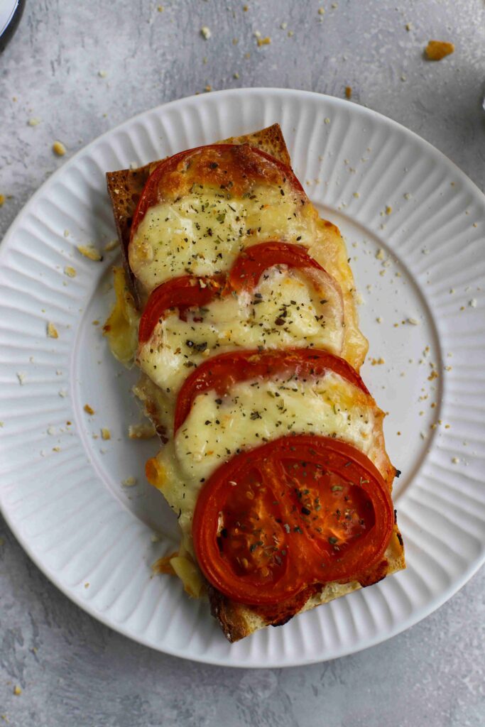 Tomaten-Mozzarella-Baguette Apéro